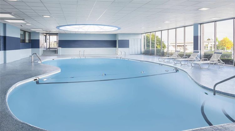 Royle Hotel Milwaukee Arpt Pool