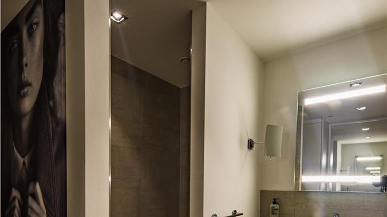 <b>Wellings Parkhotel Room</b>. Images powered by <a href="https://iceportal.shijigroup.com/" title="IcePortal" target="_blank">IcePortal</a>.