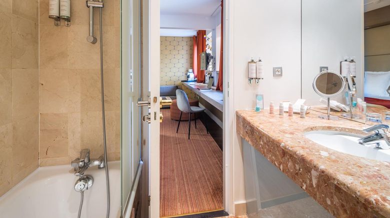 <b>Hotel Paris Neuilly Room</b>. Images powered by <a href="https://iceportal.shijigroup.com/" title="IcePortal" target="_blank">IcePortal</a>.
