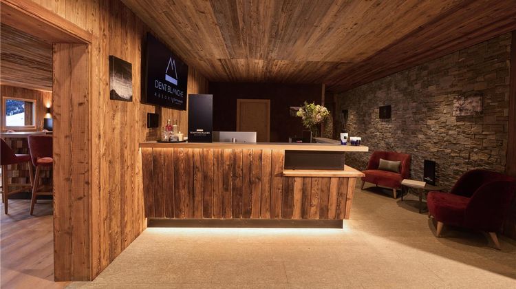 Dent Blanche Resort Lobby