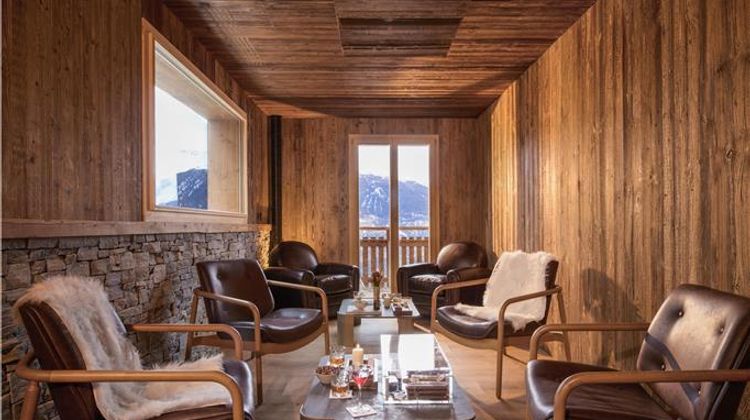 Dent Blanche Resort Lobby