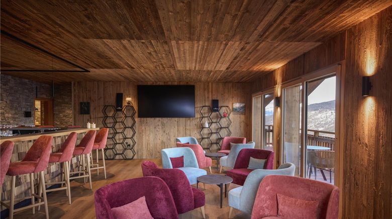 <b>Dent Blanche Resort Restaurant</b>. Images powered by <a href="https://iceportal.shijigroup.com/" title="IcePortal" target="_blank">IcePortal</a>.