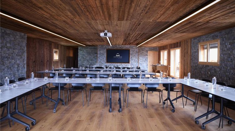 Dent Blanche Resort Meeting
