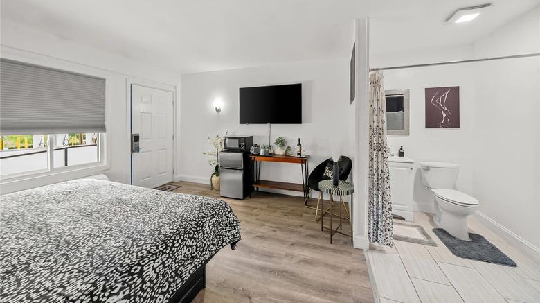 <b>Rodeway Inn Somerset Suite</b>. Images powered by <a href="https://iceportal.shijigroup.com/" title="IcePortal" target="_blank">IcePortal</a>.