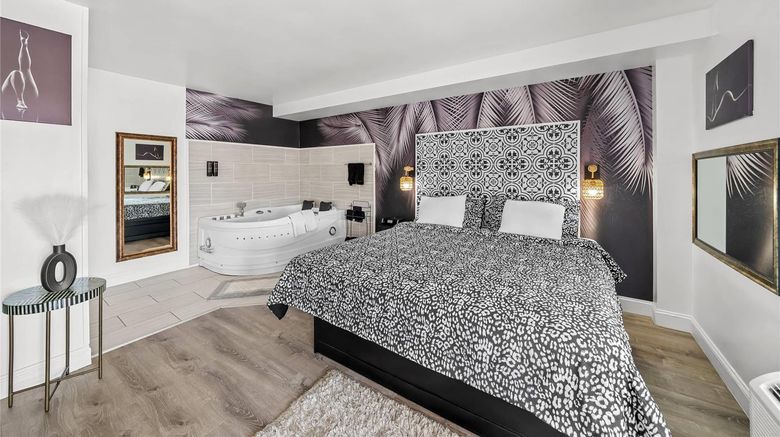 <b>Rodeway Inn Somerset Suite</b>. Images powered by <a href="https://iceportal.shijigroup.com/" title="IcePortal" target="_blank">IcePortal</a>.