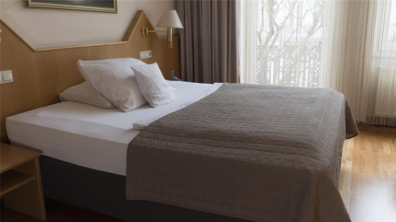 <b>Comfort Hotel Bad Homburg Room</b>. Images powered by <a href="https://iceportal.shijigroup.com/" title="IcePortal" target="_blank">IcePortal</a>.