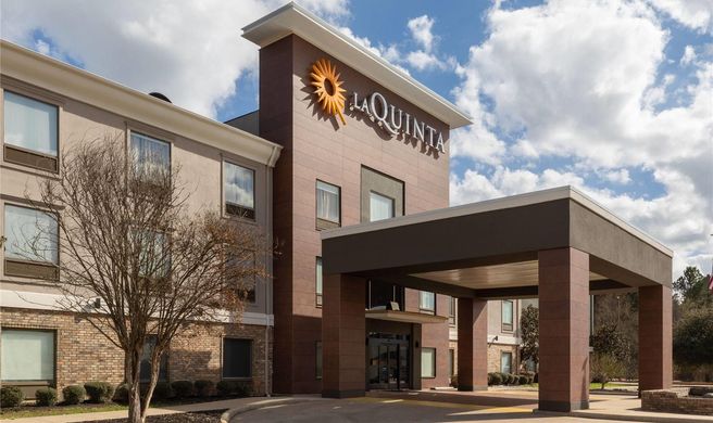 La Quinta Inn & Suites Nacogdoches Exterior