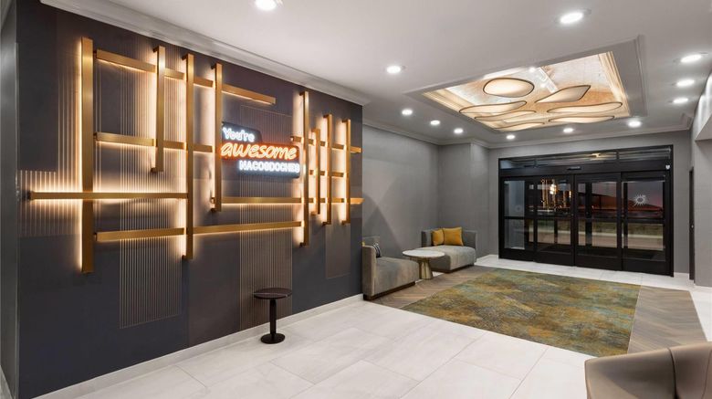 <b>La Quinta Inn & Suites Nacogdoches Lobby</b>. Images powered by <a href="https://iceportal.shijigroup.com/" title="IcePortal" target="_blank">IcePortal</a>.