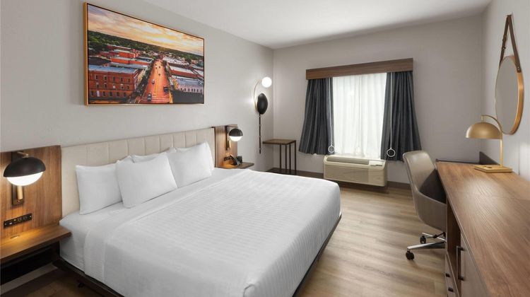 La Quinta Inn & Suites Nacogdoches Room
