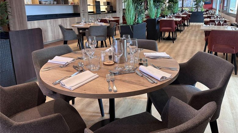 <b>Aquilon Hotel Restaurant</b>. Images powered by <a href="https://iceportal.shijigroup.com/" title="IcePortal" target="_blank">IcePortal</a>.