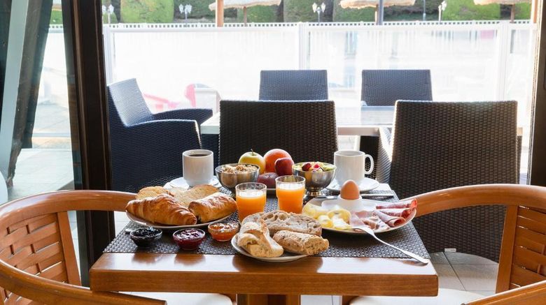 <b>Aquilon Hotel Restaurant</b>. Images powered by <a href="https://iceportal.shijigroup.com/" title="IcePortal" target="_blank">IcePortal</a>.