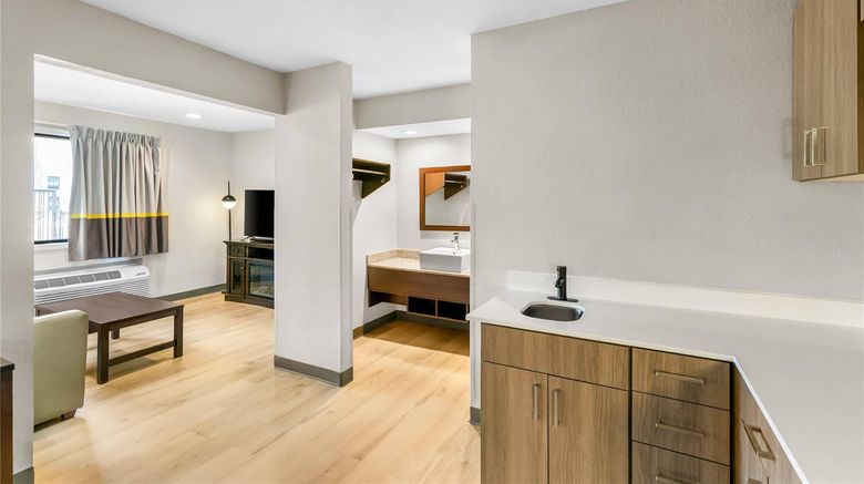 <b>Quality Inn Helen Suite</b>. Images powered by <a href="https://iceportal.shijigroup.com/" title="IcePortal" target="_blank">IcePortal</a>.