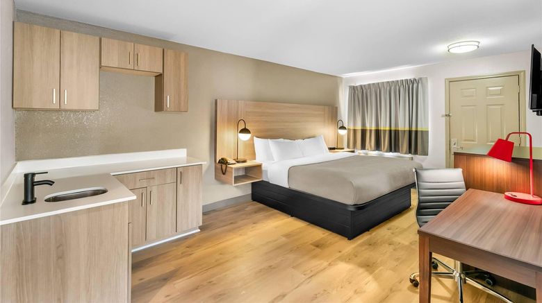 <b>Quality Inn Helen Suite</b>. Images powered by <a href="https://iceportal.shijigroup.com/" title="IcePortal" target="_blank">IcePortal</a>.