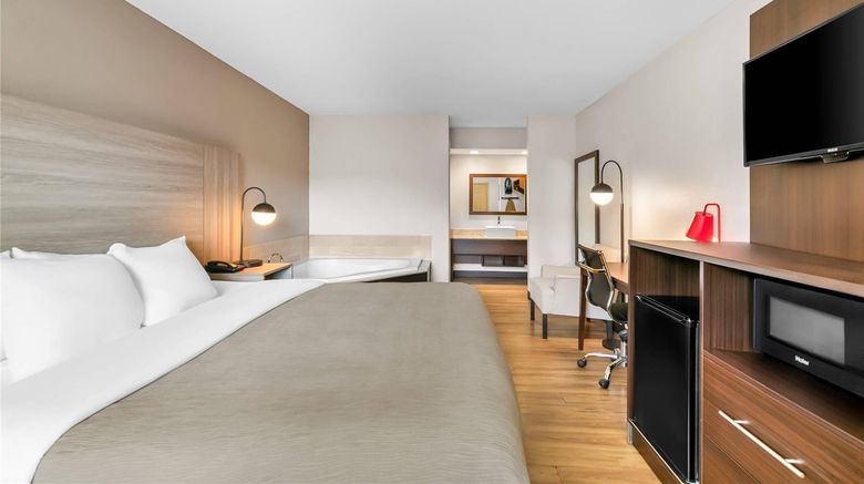 <b>Quality Inn Helen Room</b>. Images powered by <a href="https://iceportal.shijigroup.com/" title="IcePortal" target="_blank">IcePortal</a>.