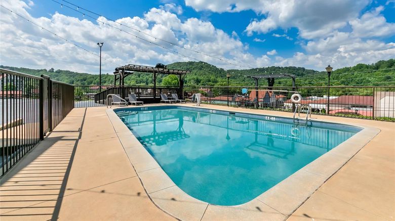 <b>Quality Inn Helen Pool</b>. Images powered by <a href="https://iceportal.shijigroup.com/" title="IcePortal" target="_blank">IcePortal</a>.