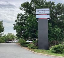 Wyndham Grand Executive Center Exterior