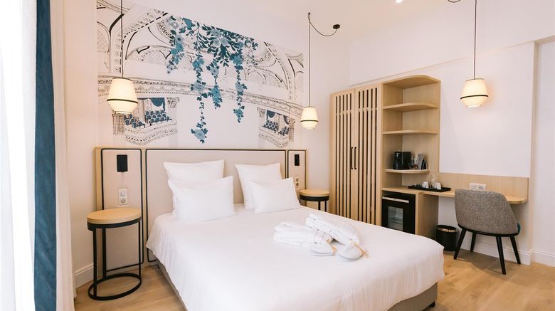 <b>Hotel Majestic Room</b>. Images powered by <a href="https://iceportal.shijigroup.com/" title="IcePortal" target="_blank">IcePortal</a>.