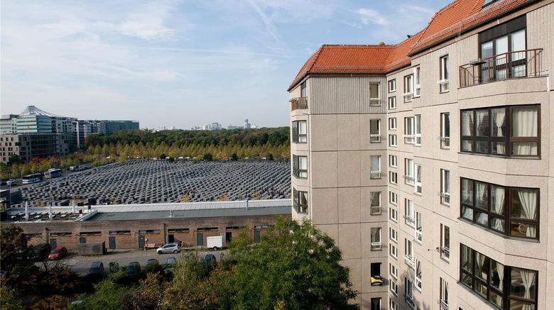 <b>Apartments am Brandenburger Exterior</b>. Images powered by <a href="https://iceportal.shijigroup.com/" title="IcePortal" target="_blank">IcePortal</a>.