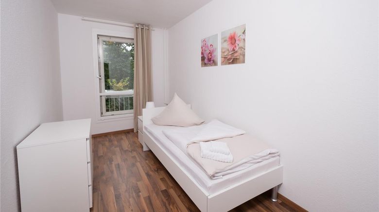 <b>Apartments am Brandenburger Room</b>. Images powered by <a href="https://iceportal.shijigroup.com/" title="IcePortal" target="_blank">IcePortal</a>.