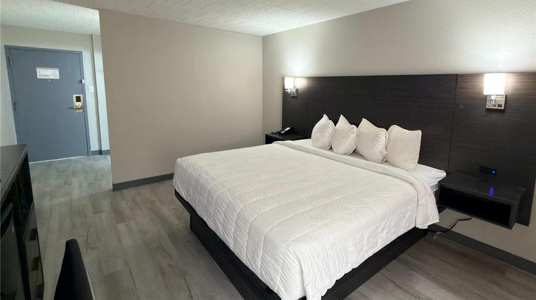 <b>Ramada by Wyndham New Kensington Room</b>. Images powered by <a href="https://iceportal.shijigroup.com/" title="IcePortal" target="_blank">IcePortal</a>.
