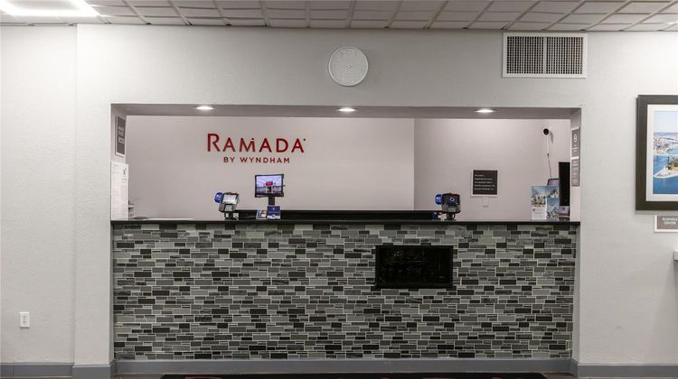 Ramada by Wyndham New Kensington Lobby
