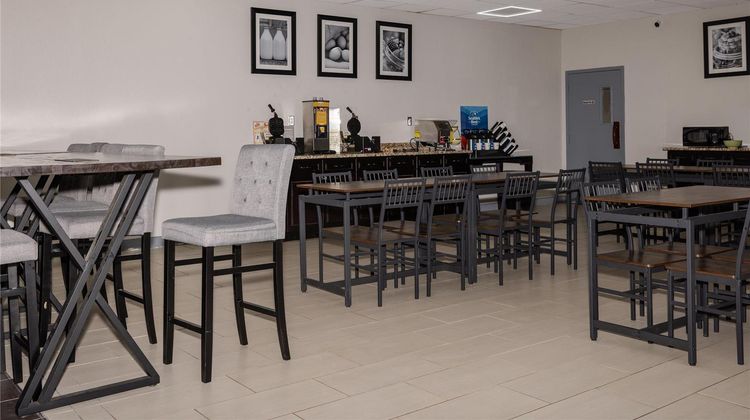 Ramada by Wyndham New Kensington Restaurant