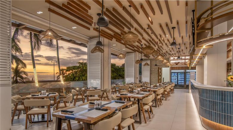 <b>Monte Carlo Luxury Condominiums Restaurant</b>. Images powered by <a href="https://iceportal.shijigroup.com/" title="IcePortal" target="_blank">IcePortal</a>.