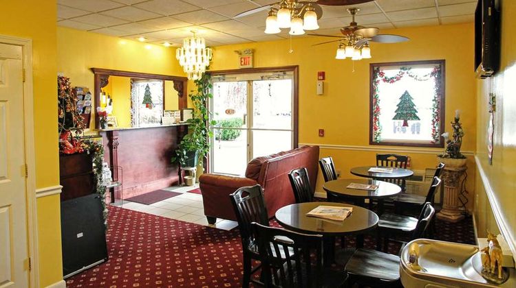 Country Hearth Inn Lobby