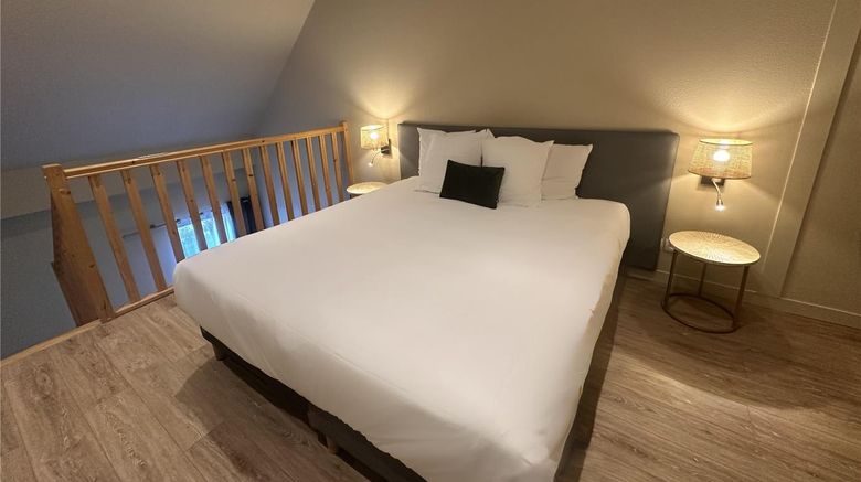 <b>Best Western Hotel de la plage Normandie Room</b>. Images powered by <a href="https://iceportal.shijigroup.com/" title="IcePortal" target="_blank">IcePortal</a>.