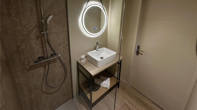 <b>Best Western Hotel de la plage Normandie Room</b>. Images powered by <a href="https://iceportal.shijigroup.com/" title="IcePortal" target="_blank">IcePortal</a>.