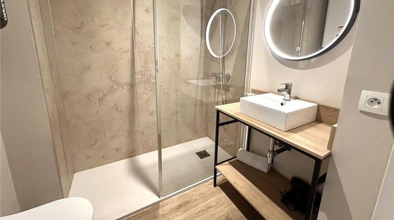 <b>Best Western Hotel de la plage Normandie Room</b>. Images powered by <a href="https://iceportal.shijigroup.com/" title="IcePortal" target="_blank">IcePortal</a>.