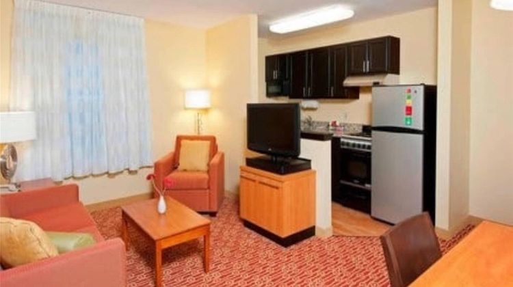 MainStay Suites Bloomington Suite