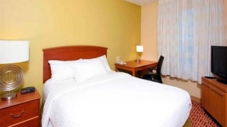MainStay Suites Bloomington Room