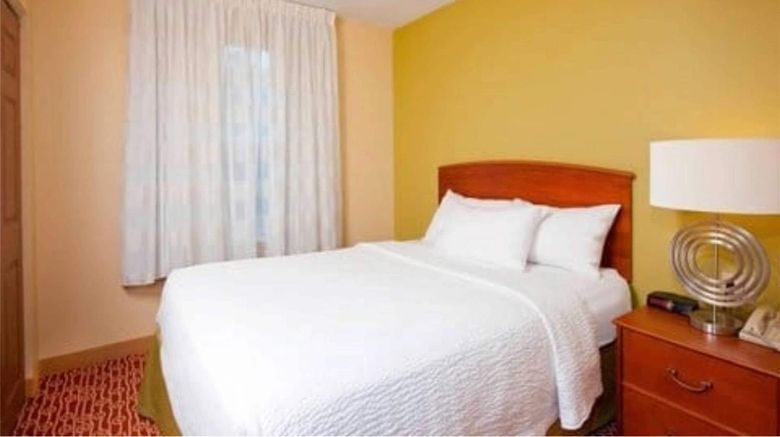 <b>MainStay Suites Bloomington Suite</b>. Images powered by <a href="https://iceportal.shijigroup.com/" title="IcePortal" target="_blank">IcePortal</a>.