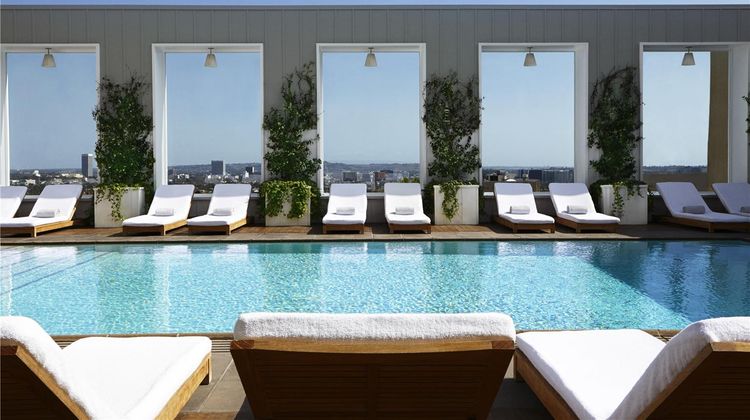 The Valorian West Hollywood, Curio Coll Pool