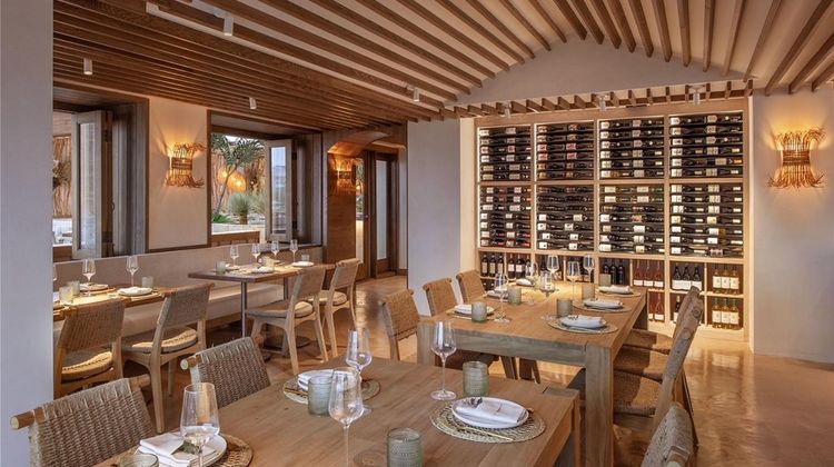 The Valorian West Hollywood, Curio Coll Restaurant