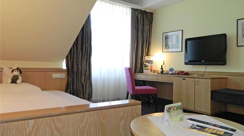 <b>Ringhotel Kohlers Forsthaus Room</b>. Images powered by <a href="https://iceportal.shijigroup.com/" title="IcePortal" target="_blank">IcePortal</a>.