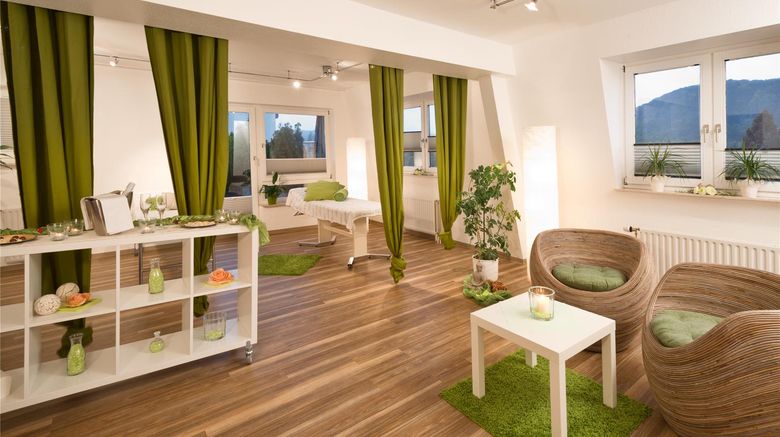 <b>Ringhotel Zweibruecker Hof Health</b>. Images powered by <a href="https://iceportal.shijigroup.com/" title="IcePortal" target="_blank">IcePortal</a>.