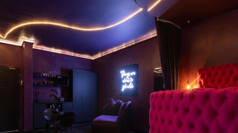 <b>The Residency Jellicoe Suite</b>. Images powered by <a href="https://iceportal.shijigroup.com/" title="IcePortal" target="_blank">IcePortal</a>.