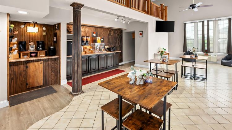 Americas Best Value Inn Brownsville West Lobby