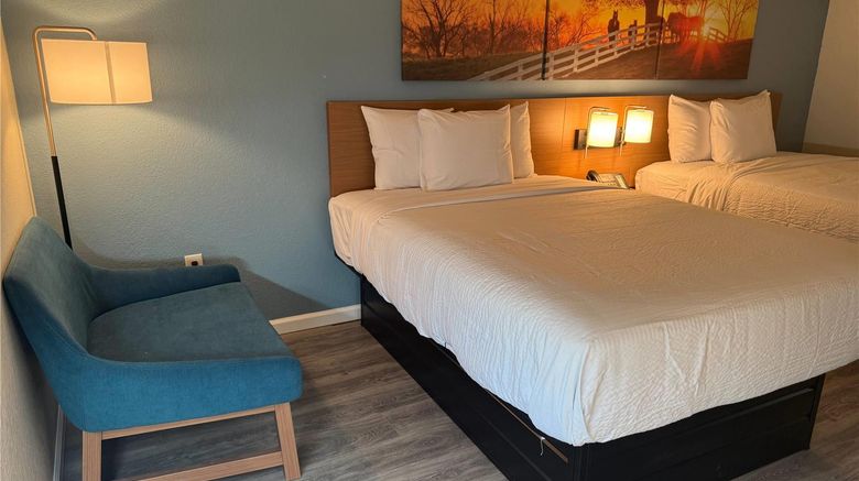 <b>Baymont by Wyndham Festus Room</b>. Images powered by <a href="https://iceportal.shijigroup.com/" title="IcePortal" target="_blank">IcePortal</a>.