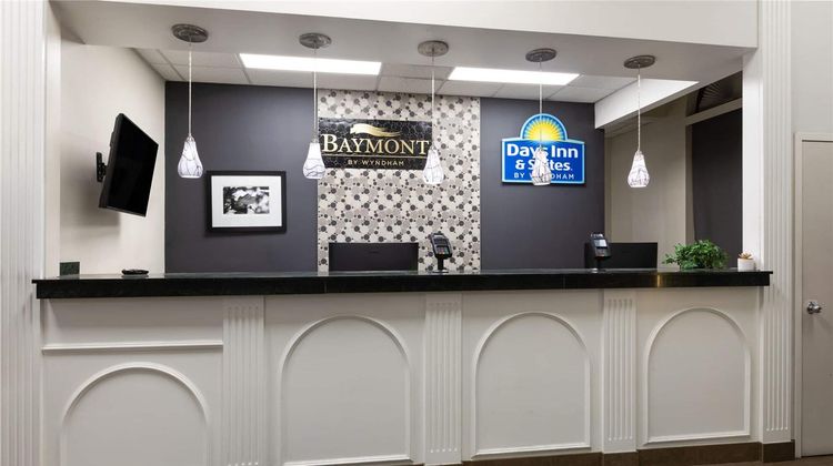 Baymont by Wyndham Festus Lobby