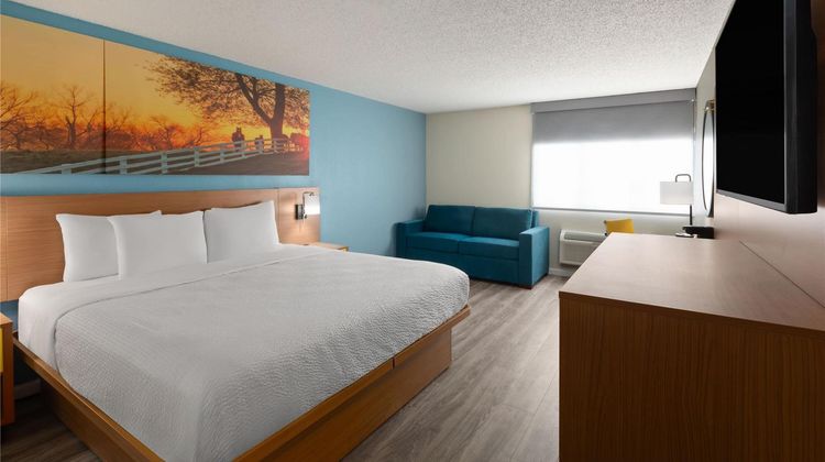 Baymont by Wyndham Festus Suite