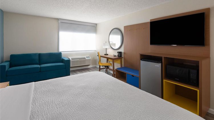 Baymont by Wyndham Festus Suite