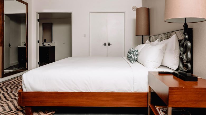 <b>V Palm Springs Room</b>. Images powered by <a href="https://iceportal.shijigroup.com/" title="IcePortal" target="_blank">IcePortal</a>.