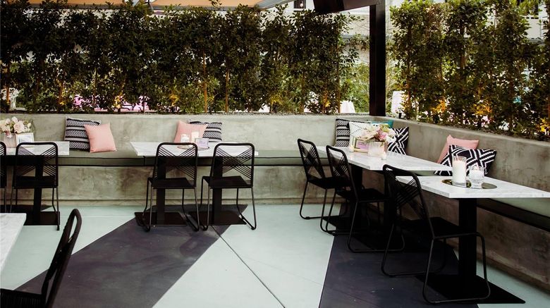 <b>V Palm Springs Restaurant</b>. Images powered by <a href="https://iceportal.shijigroup.com/" title="IcePortal" target="_blank">IcePortal</a>.