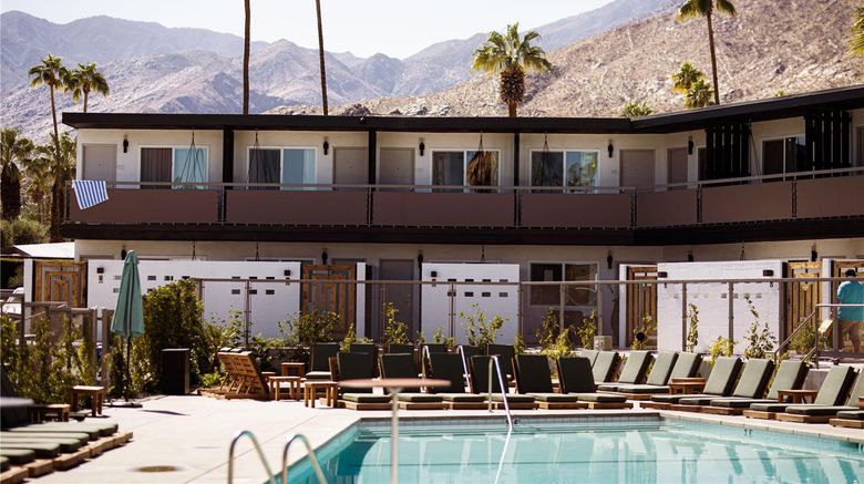 <b>V Palm Springs Pool</b>. Images powered by <a href="https://iceportal.shijigroup.com/" title="IcePortal" target="_blank">IcePortal</a>.