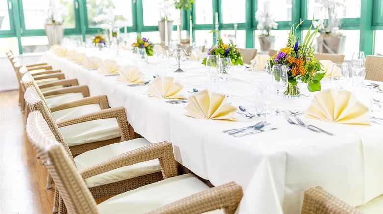 <b>Ringhotel Katharinen Hof Restaurant</b>. Images powered by <a href="https://iceportal.shijigroup.com/" title="IcePortal" target="_blank">IcePortal</a>.