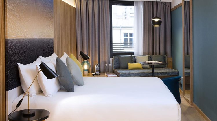 Drawing Hotel Room