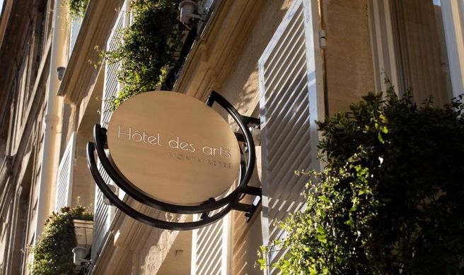 Hotel Des Arts Exterior